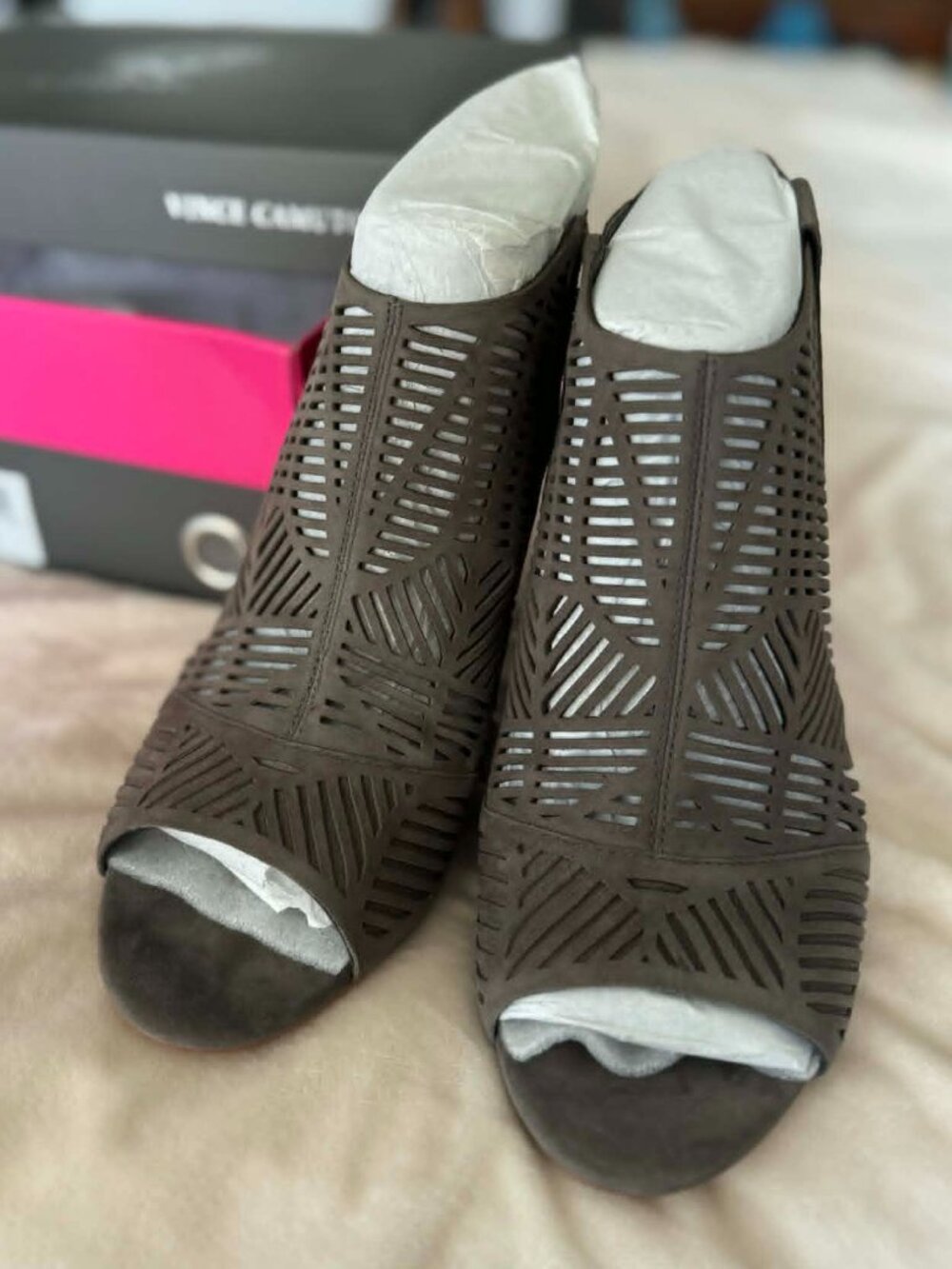 Vince Camuto Kimora Shady Grey Suede Laser Cut Peep Toe Booties Size 9